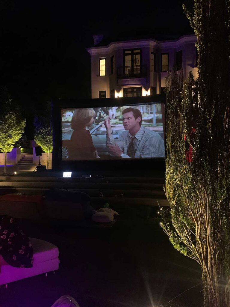 Backyard outdoor movie screen rental 